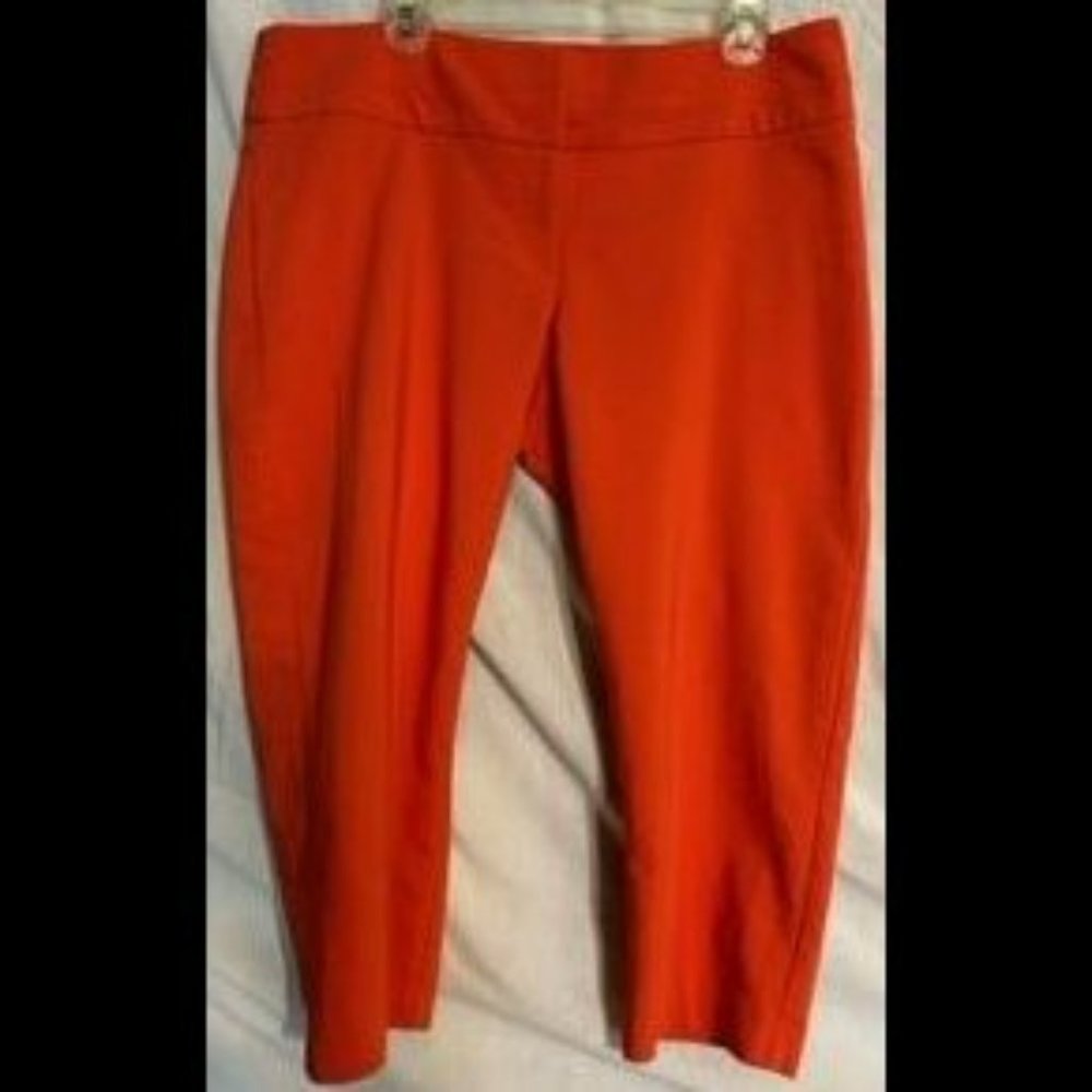 Paprika crop pant with front zip/hook, size 14